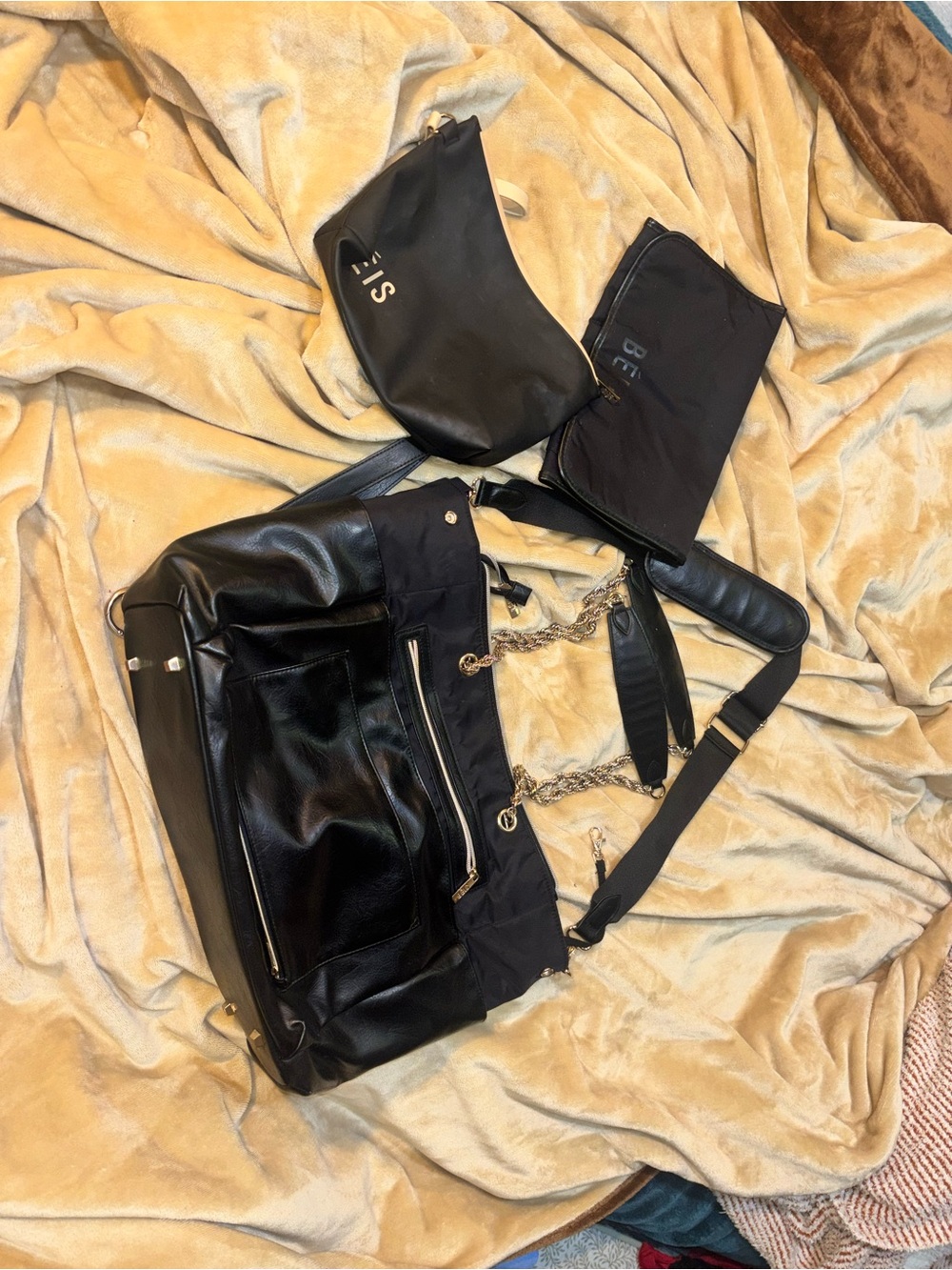 Beis Diaper Bag - Picture 2 of 8